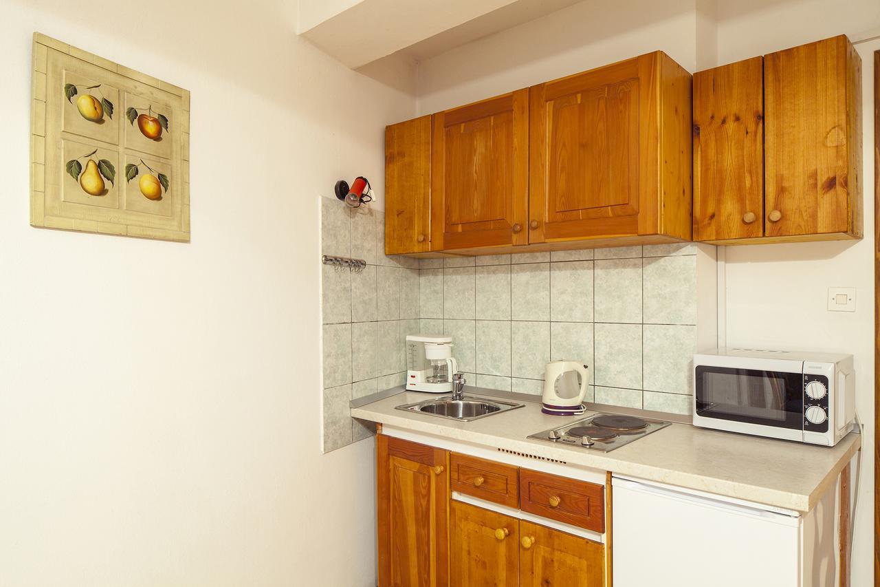 Mon Perin Castrum - Studio Apartment Castel Bale Esterno foto